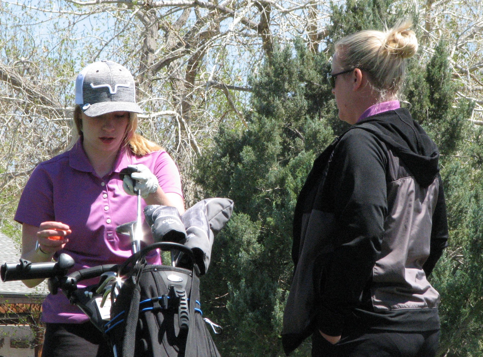 PHOTO GALLERY: Salida girls break out the clubs at Desert Hawk