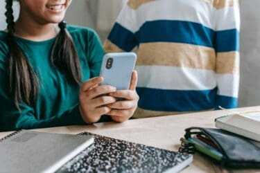 Colorado Bill to Limit Student Cellphone Use in Schools
